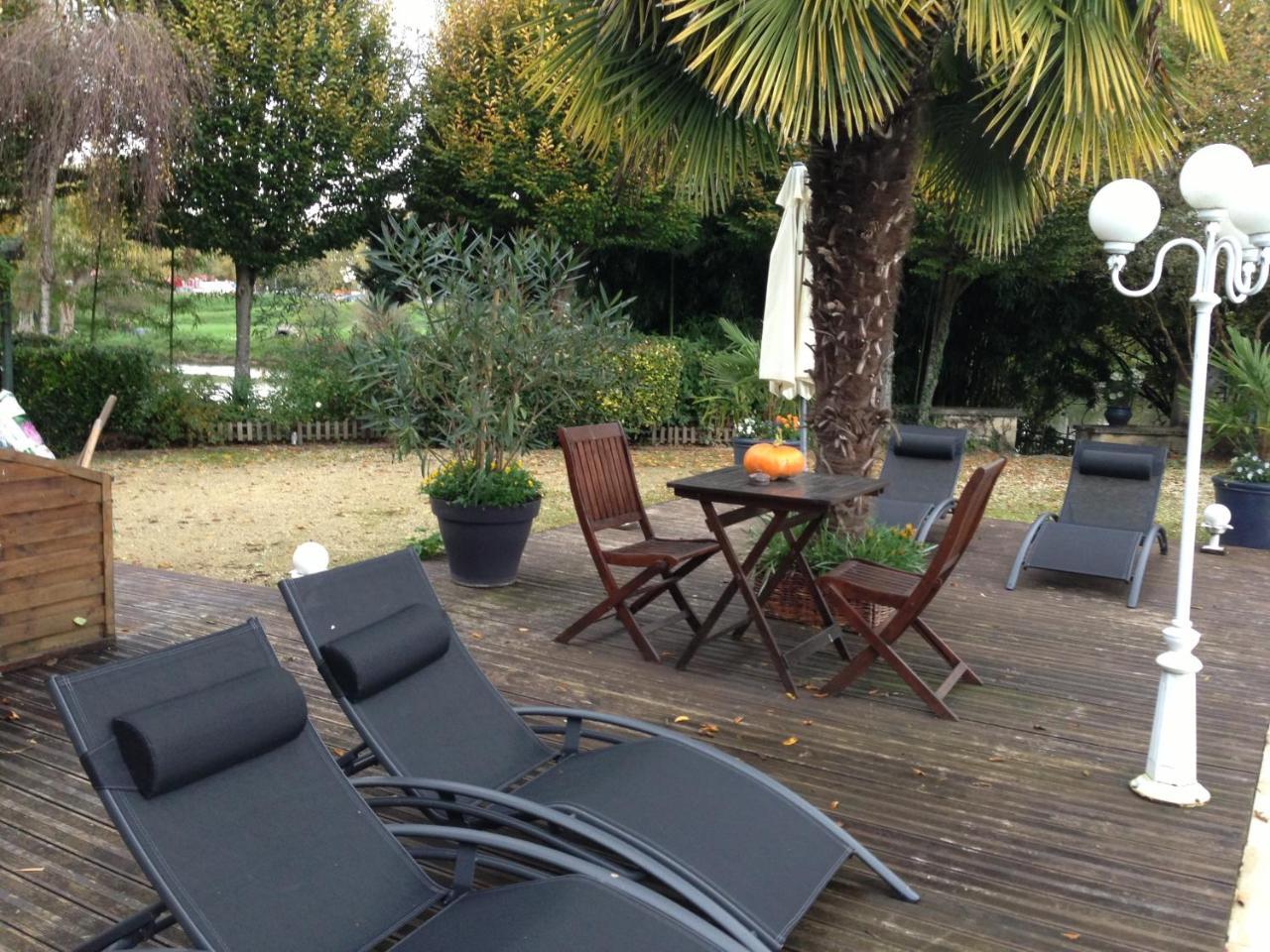 Châteauroux Le Lavoir Bed & Breakfast エクステリア 写真